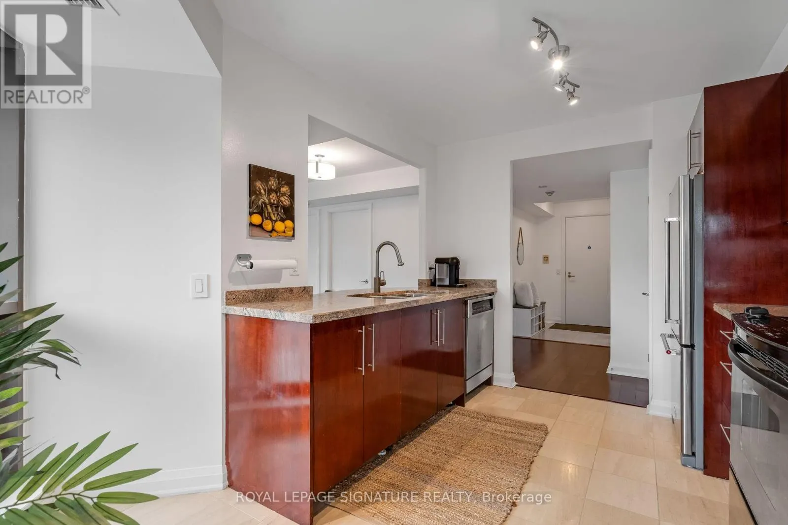 411 - 3 MCALPINE STREET
