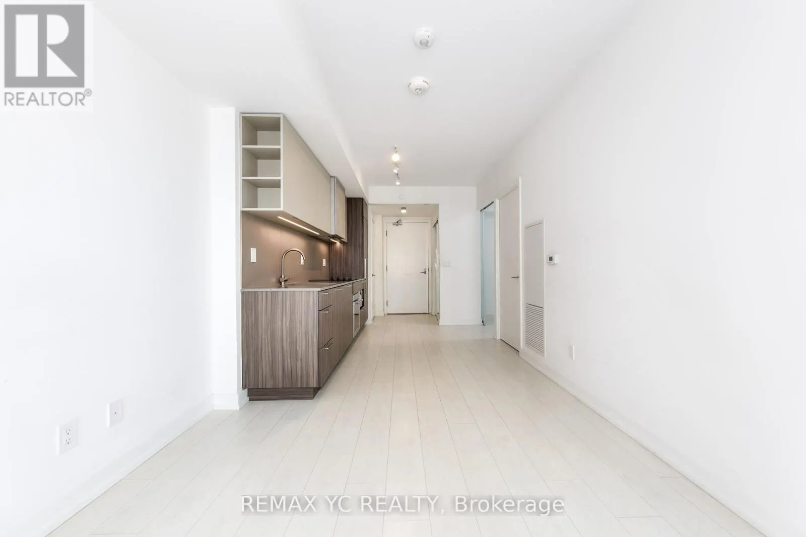 2202 - 19 WESTERN BATTERY ROAD