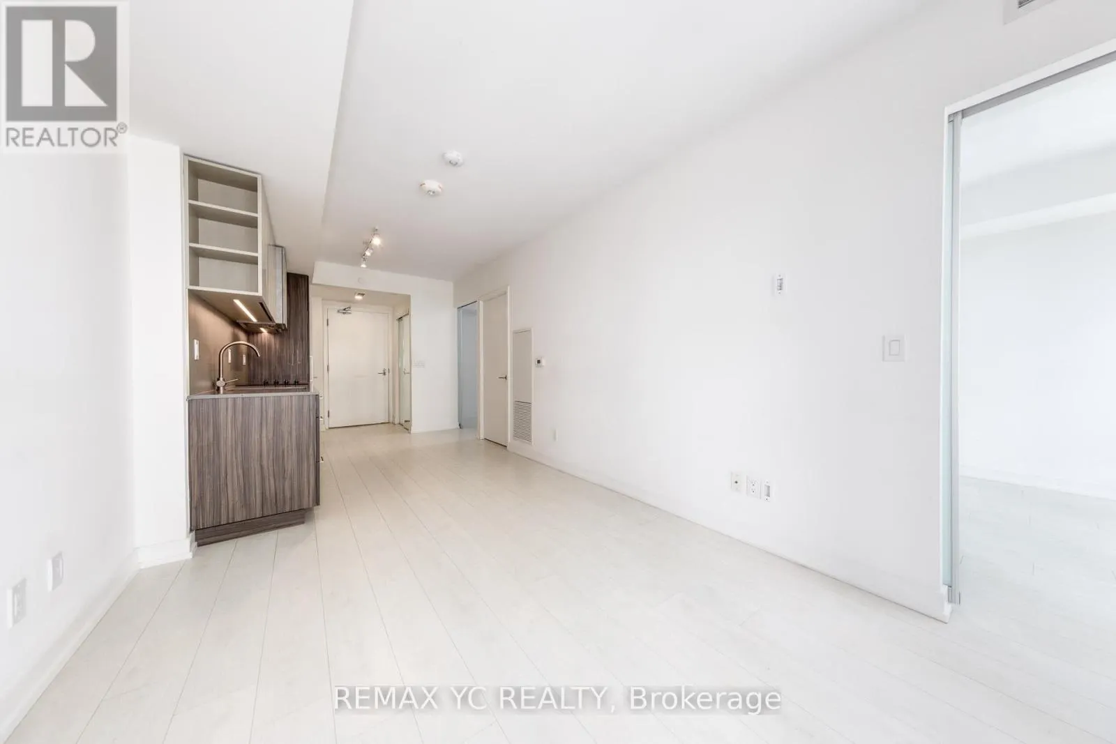 2202 - 19 WESTERN BATTERY ROAD