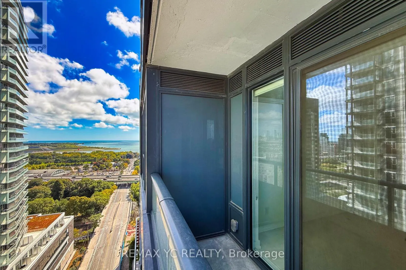 2202 - 19 WESTERN BATTERY ROAD