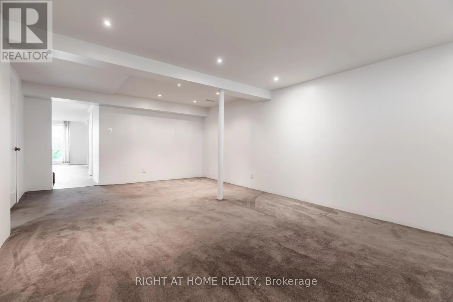 12 MURELLEN CRESCENT