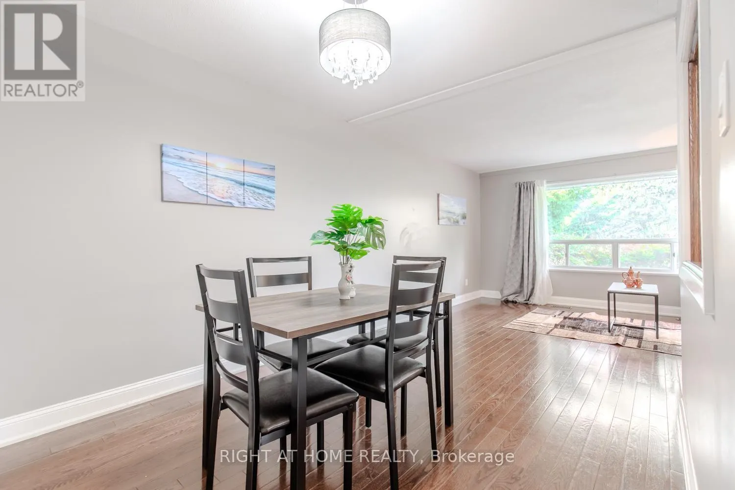 12 MURELLEN CRESCENT