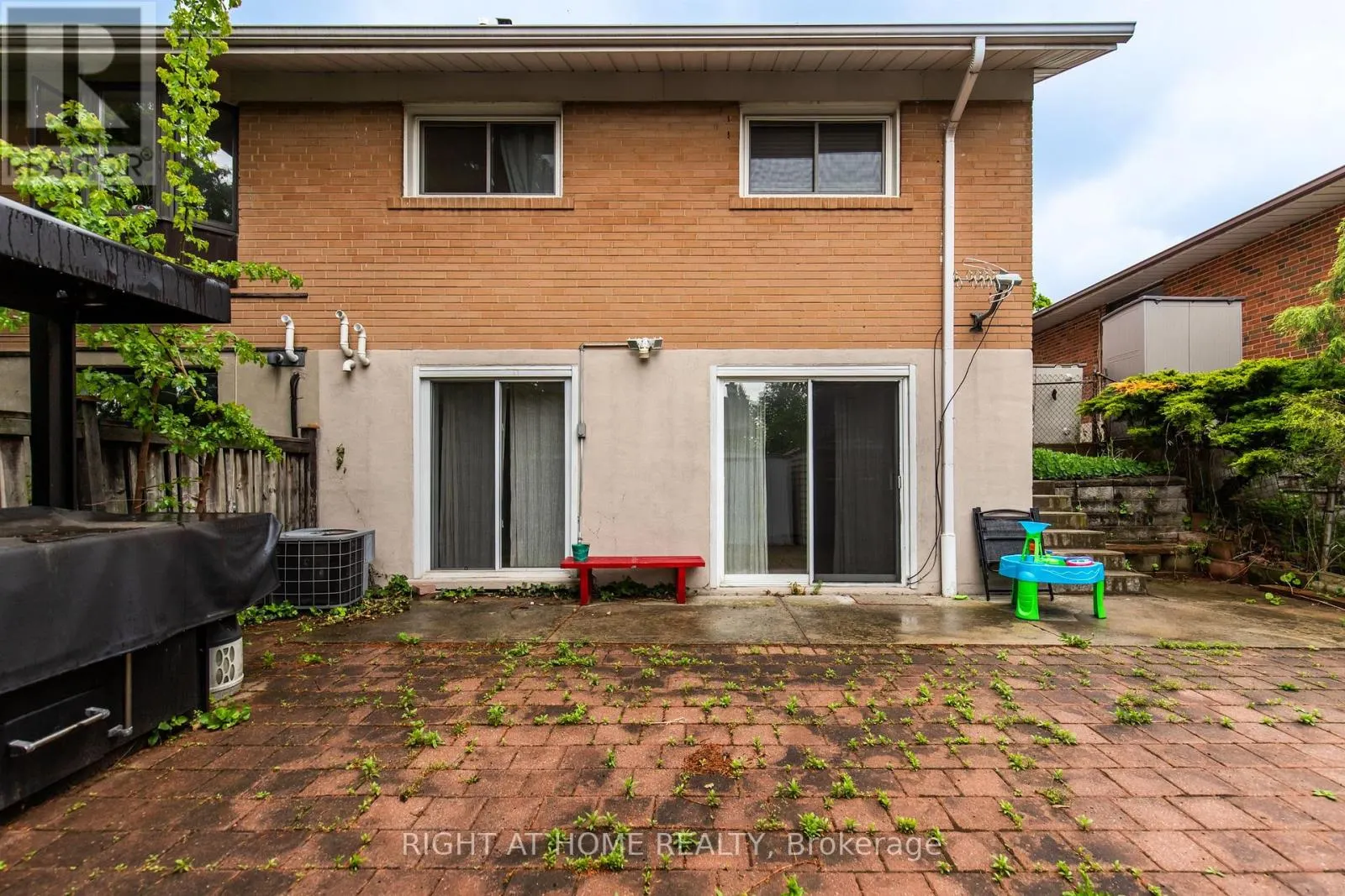 12 MURELLEN CRESCENT