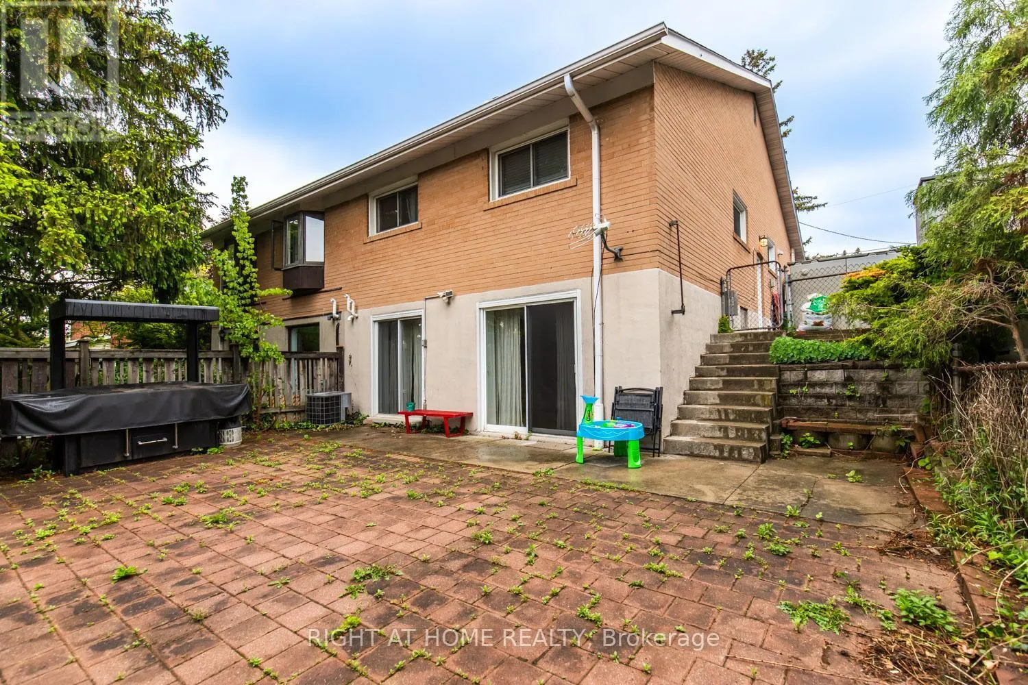 12 MURELLEN CRESCENT