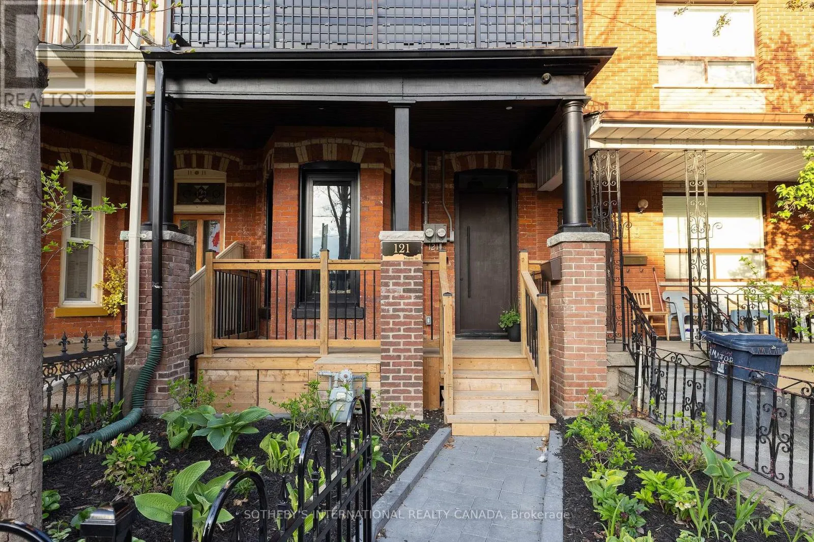 121 MAJOR STREET