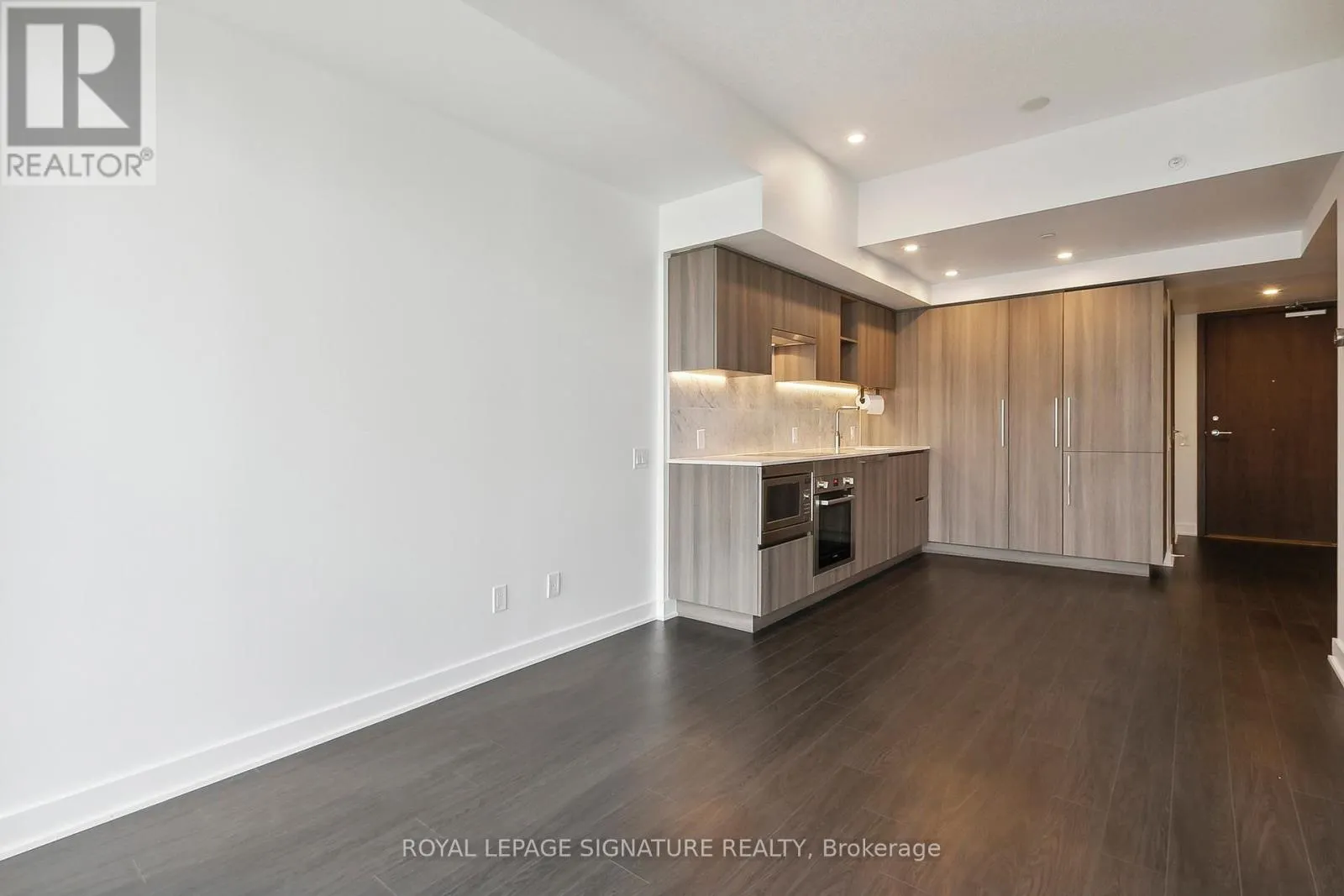 3001 - 19 BATHURST STREET
