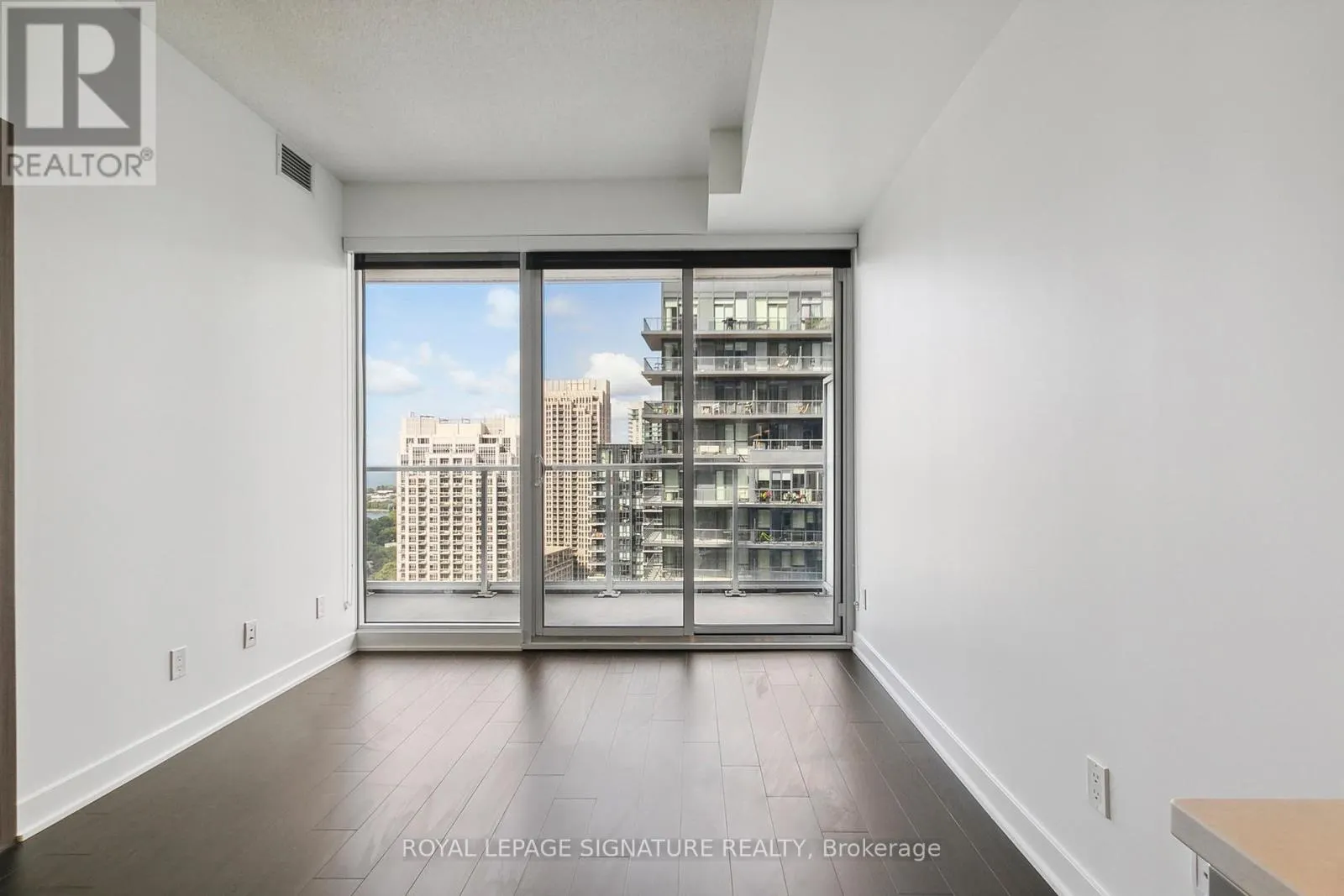 3001 - 19 BATHURST STREET