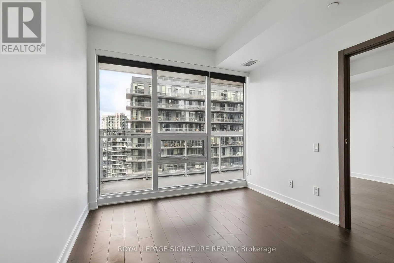 3001 - 19 BATHURST STREET