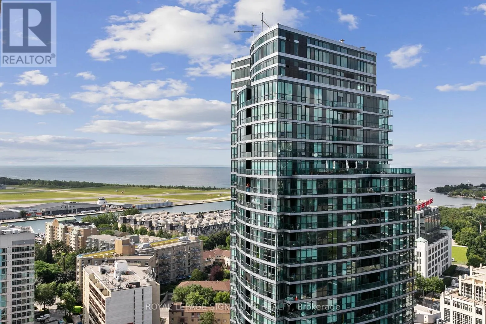 3001 - 19 BATHURST STREET