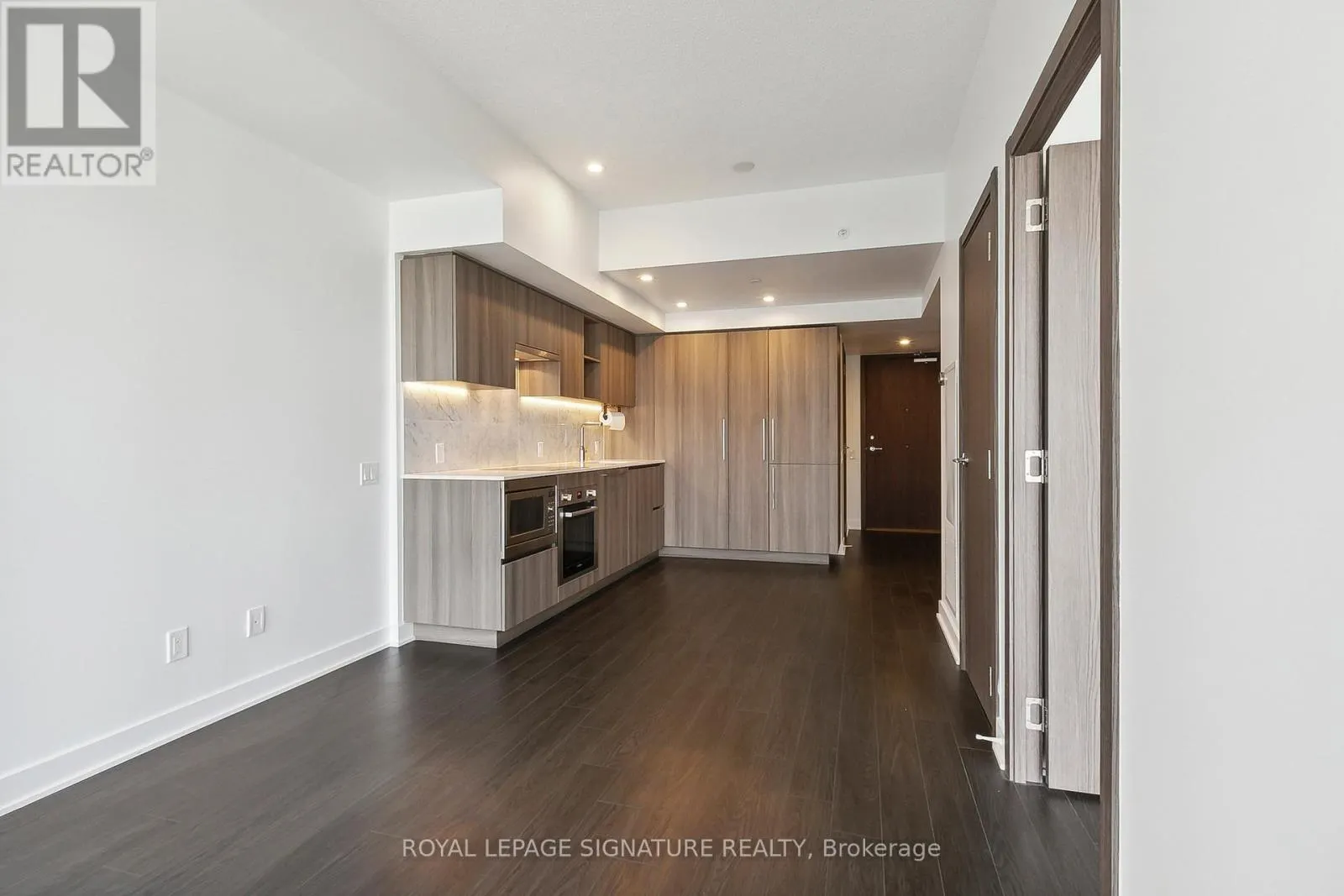 3001 - 19 BATHURST STREET