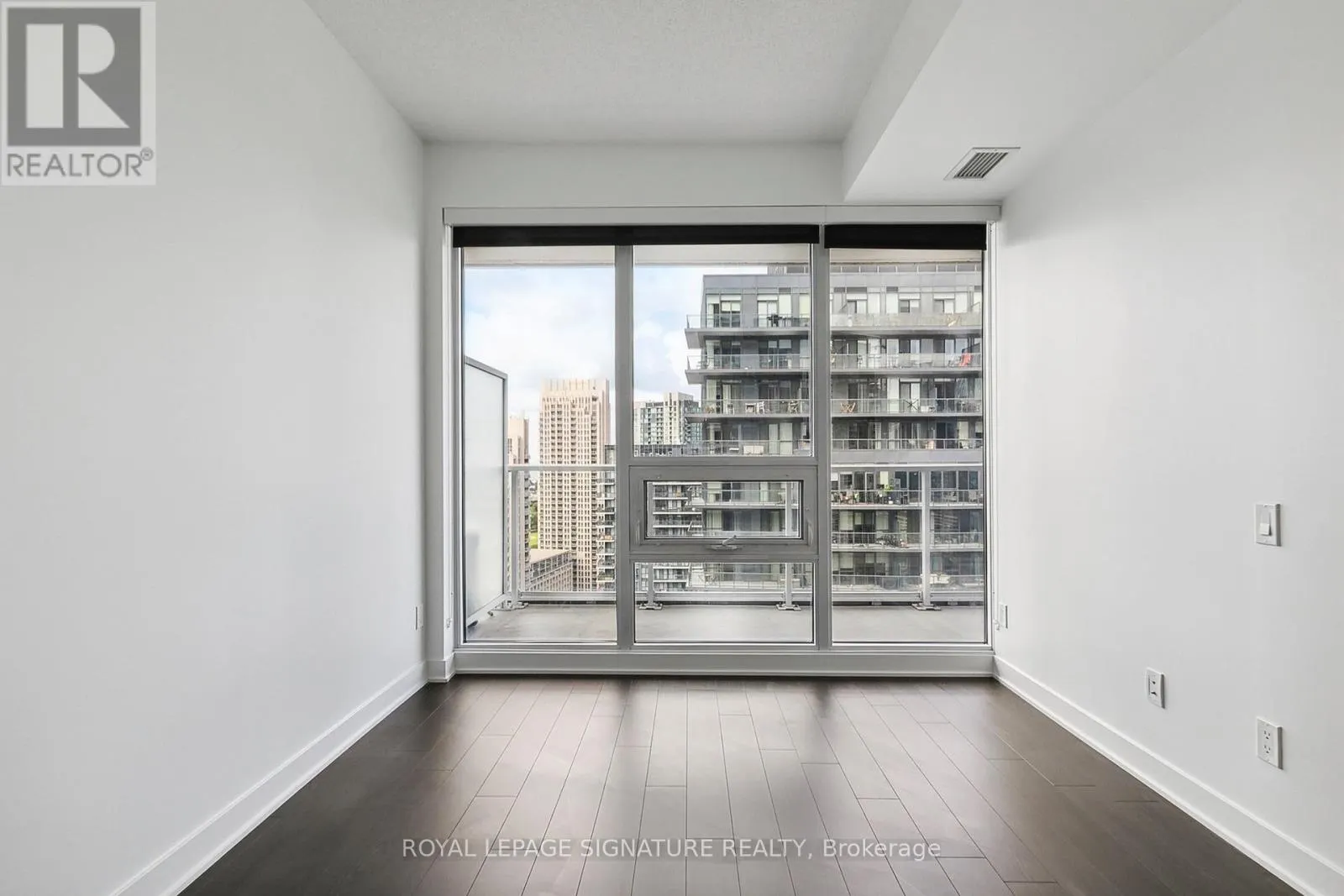 3001 - 19 BATHURST STREET