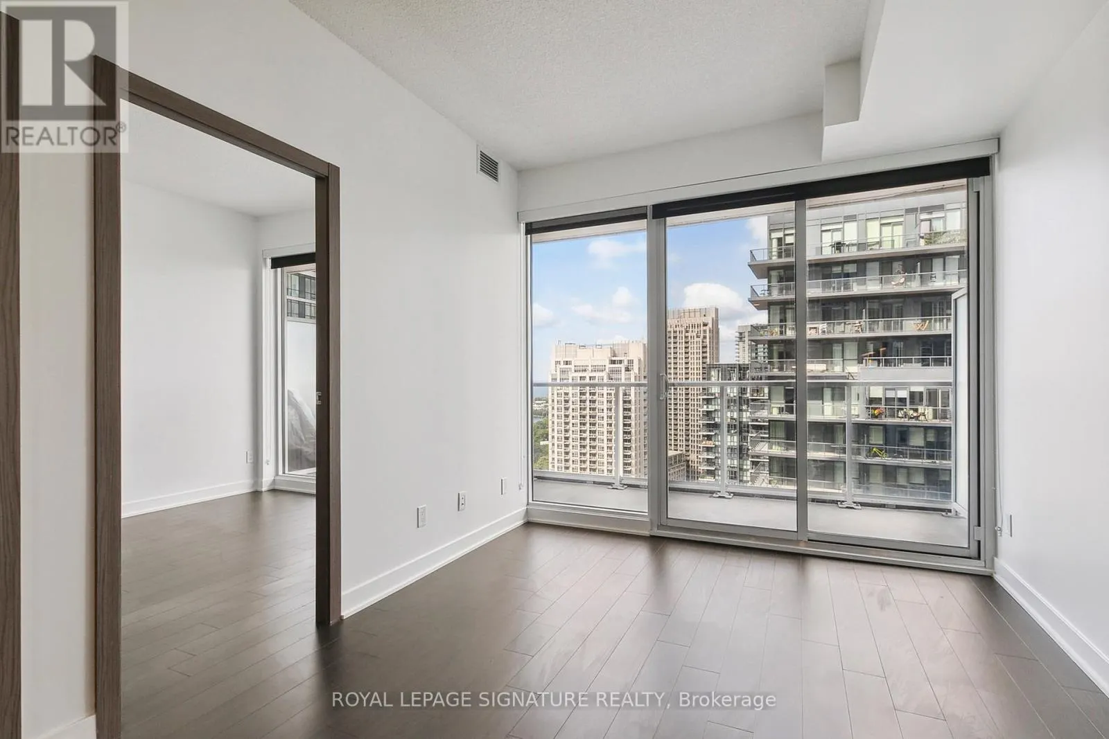 3001 - 19 BATHURST STREET