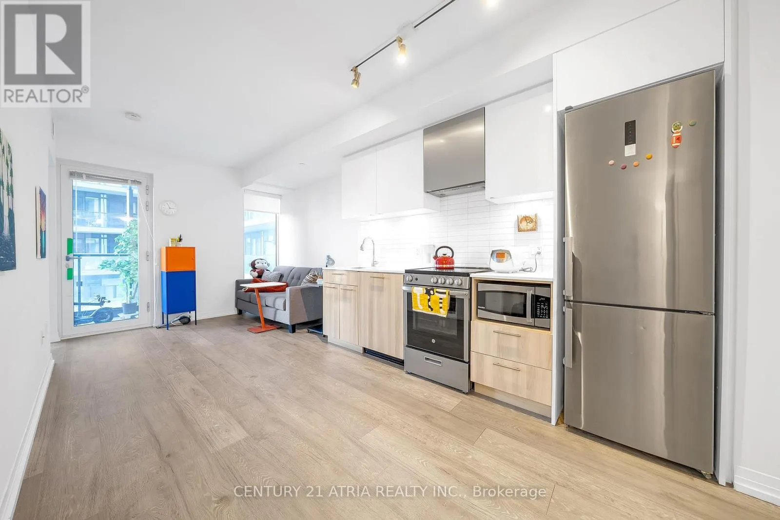 631 - 251 JARVIS STREET