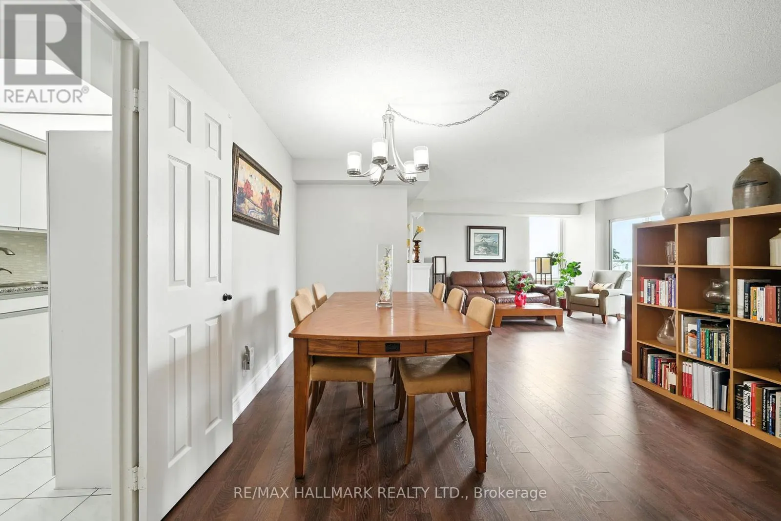 2002 - 215 WYNFORD DRIVE