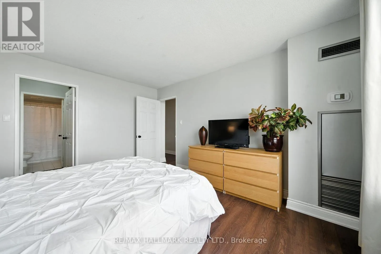 2002 - 215 WYNFORD DRIVE