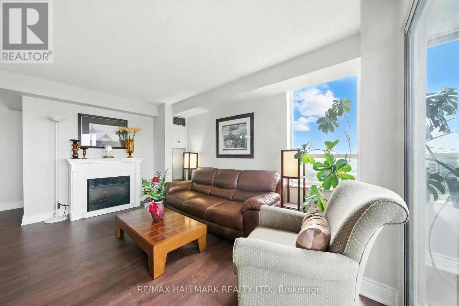 2002 - 215 WYNFORD DRIVE