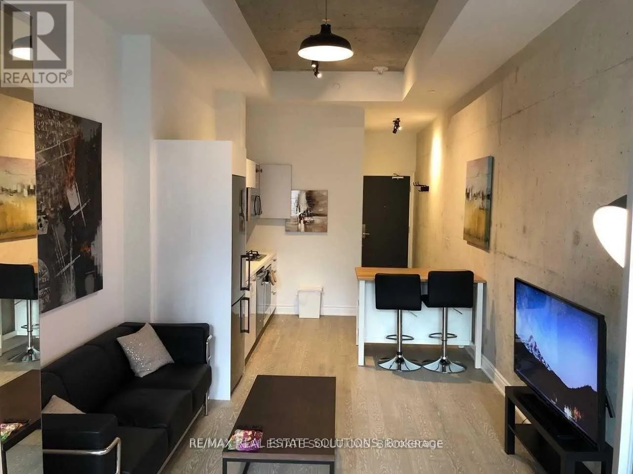 210 - 608 RICHMOND STREET W