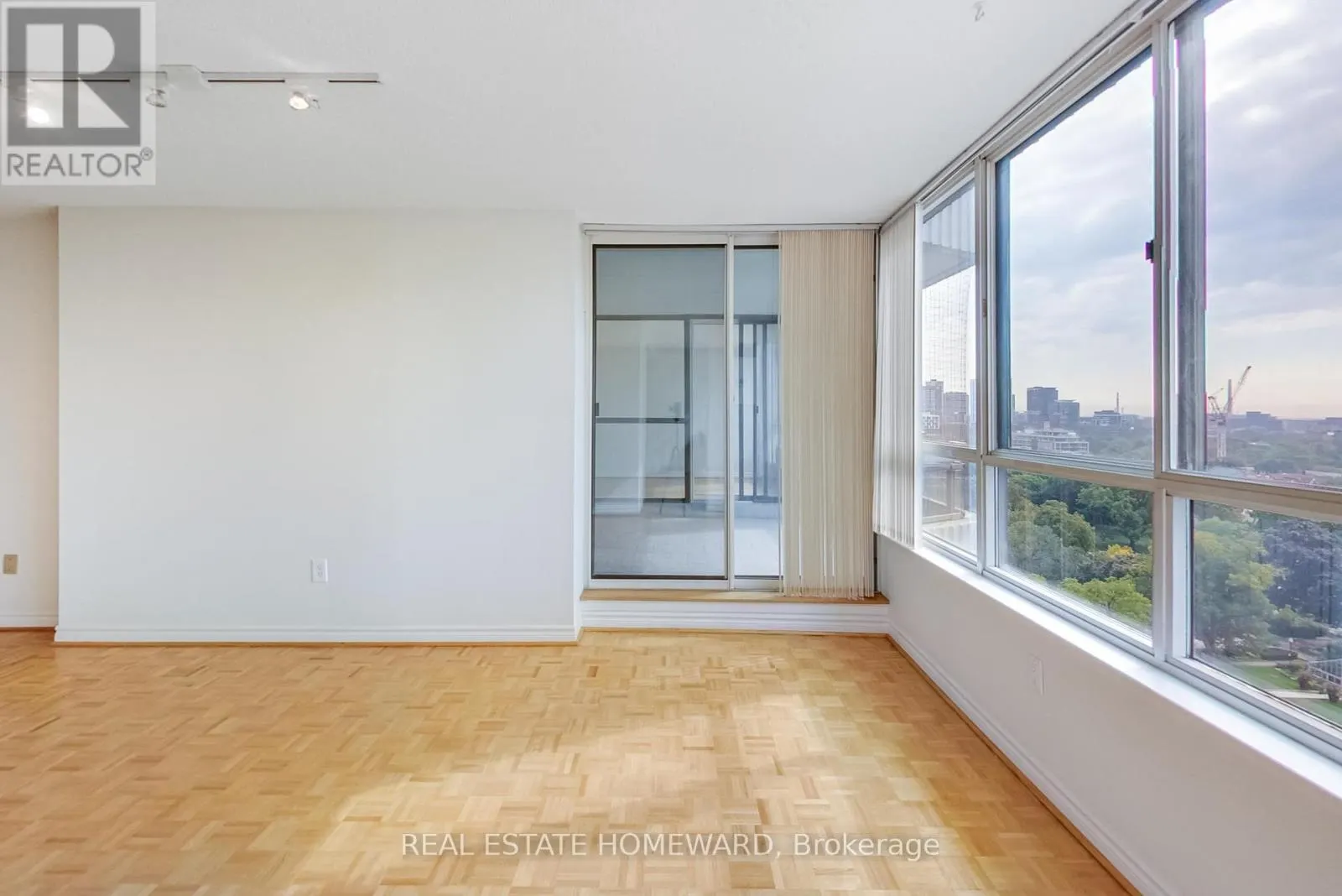 #1405 - 130 CARLTON STREET