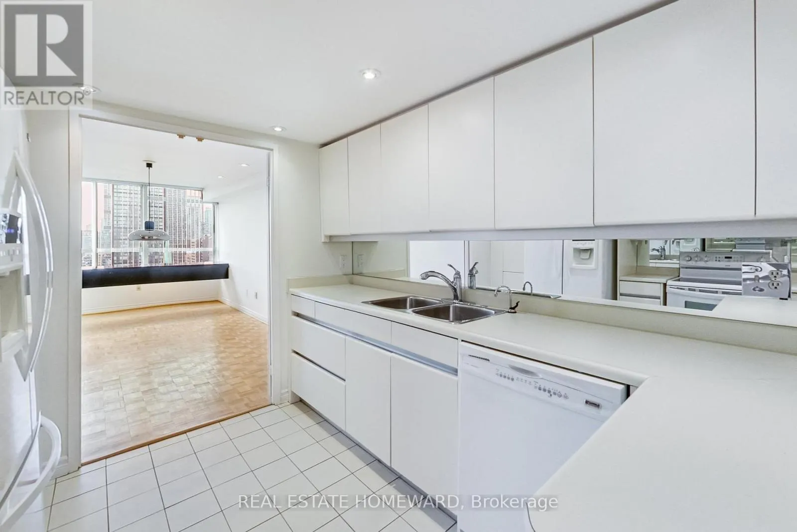 #1405 - 130 CARLTON STREET