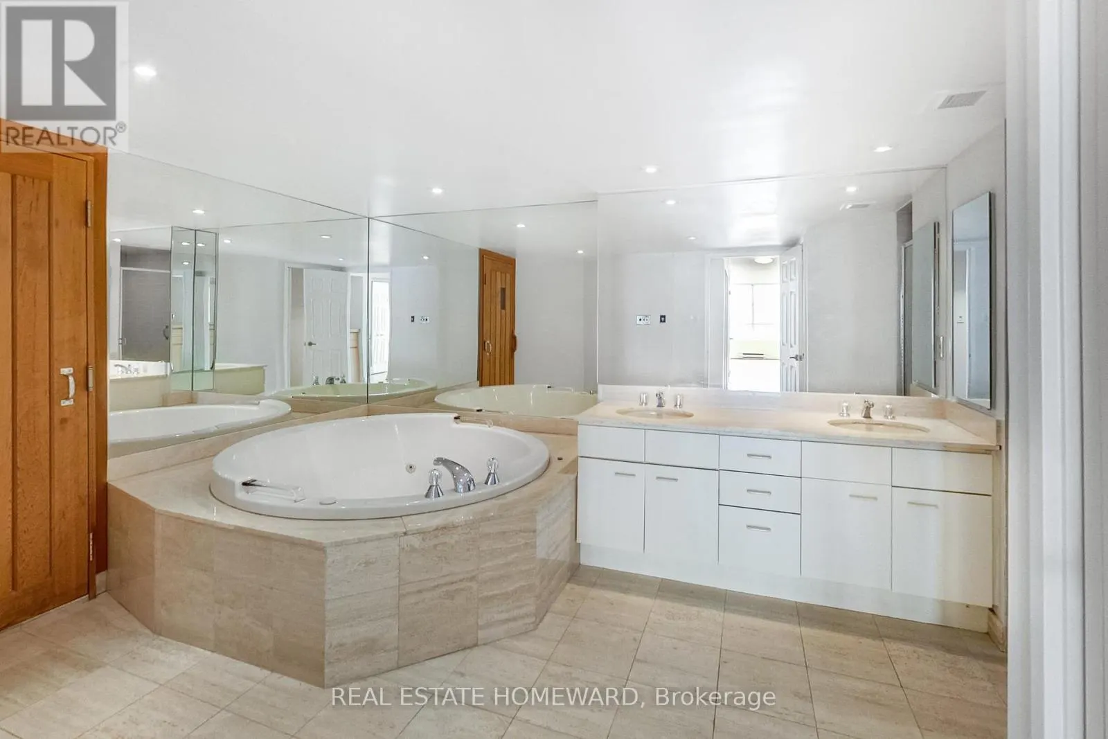 #1405 - 130 CARLTON STREET