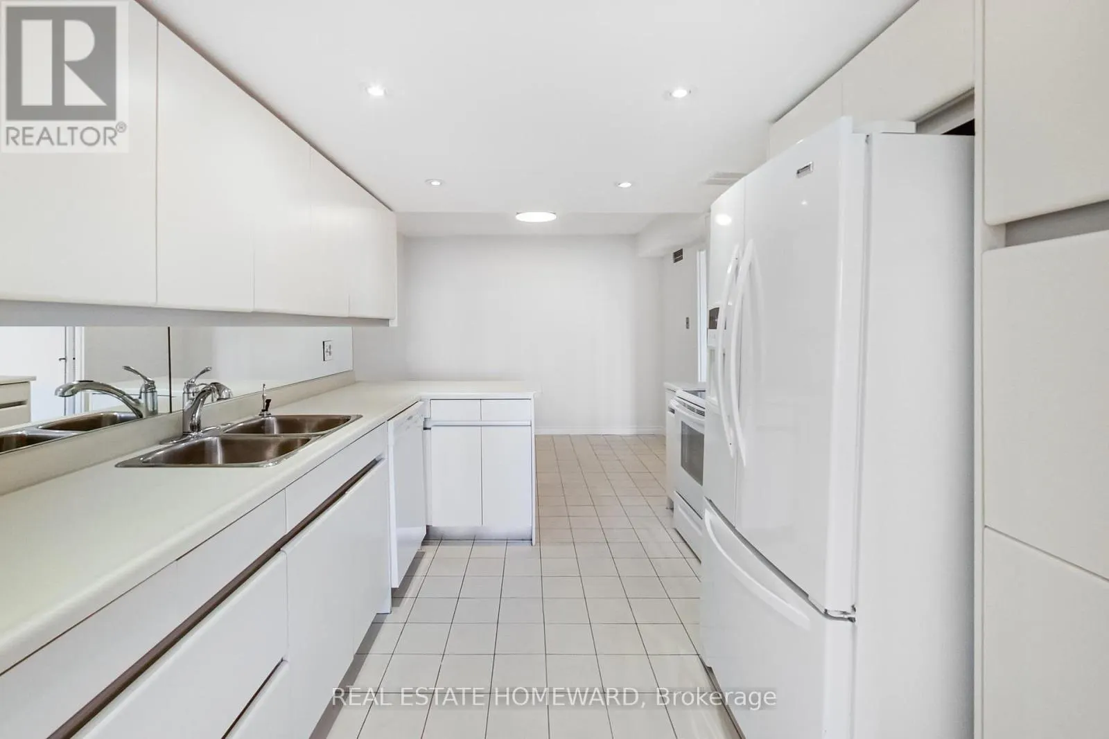 #1405 - 130 CARLTON STREET