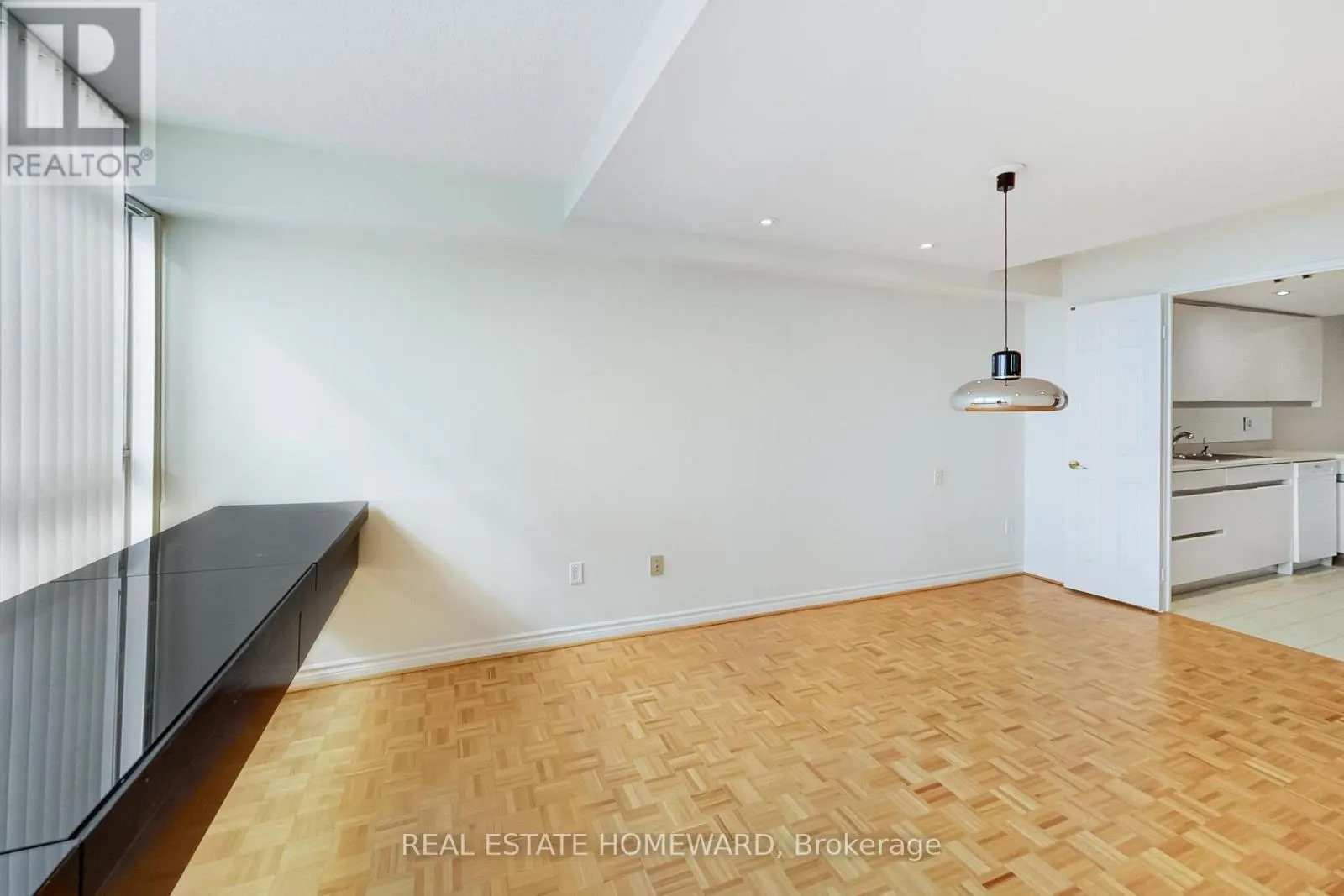 #1405 - 130 CARLTON STREET