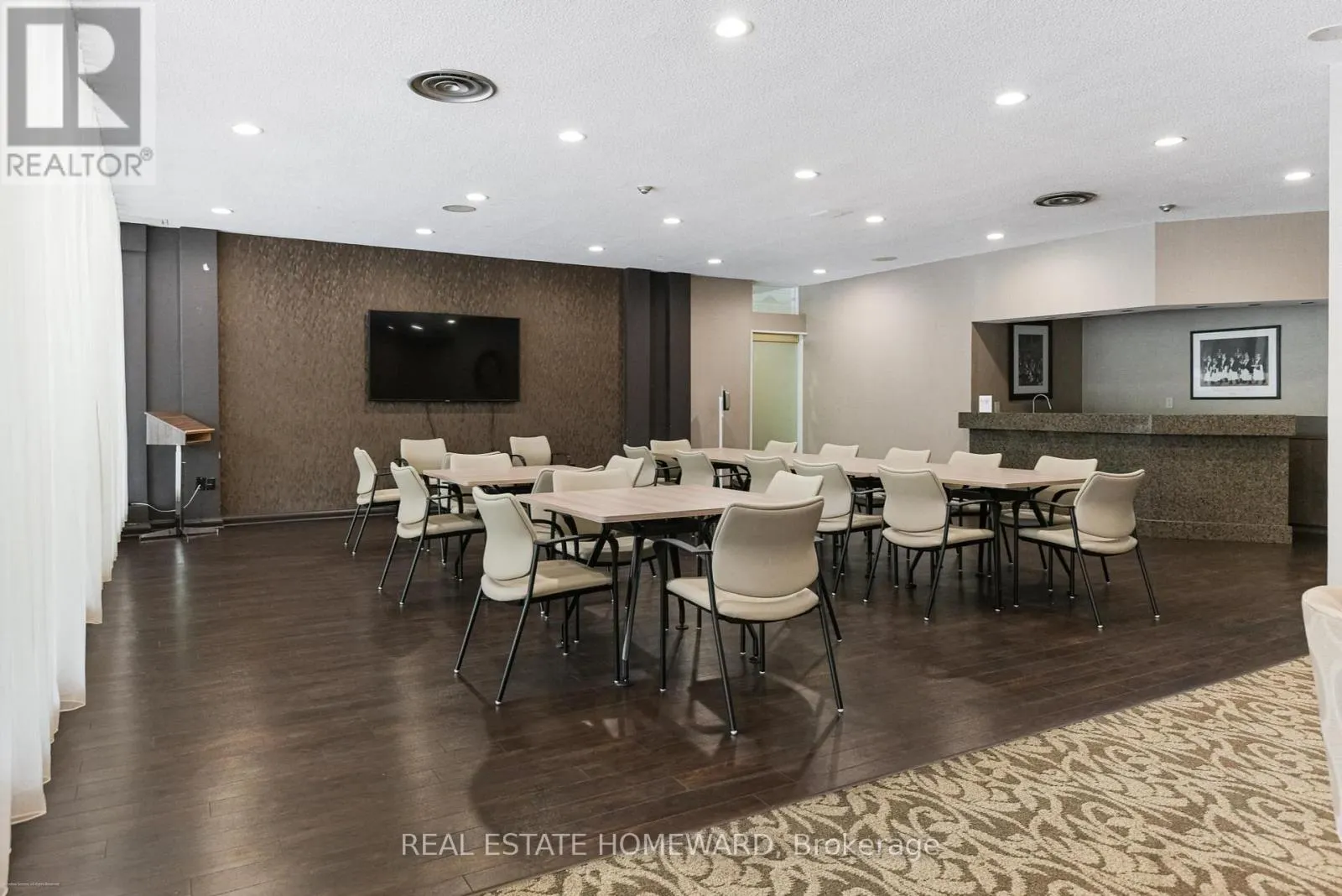 #1405 - 130 CARLTON STREET