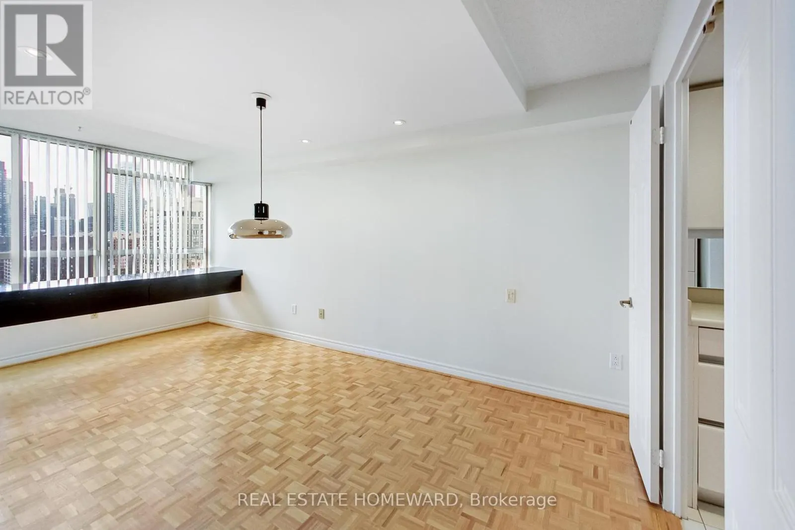 #1405 - 130 CARLTON STREET