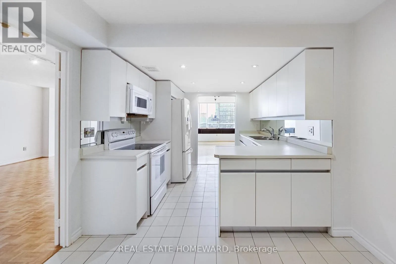 #1405 - 130 CARLTON STREET