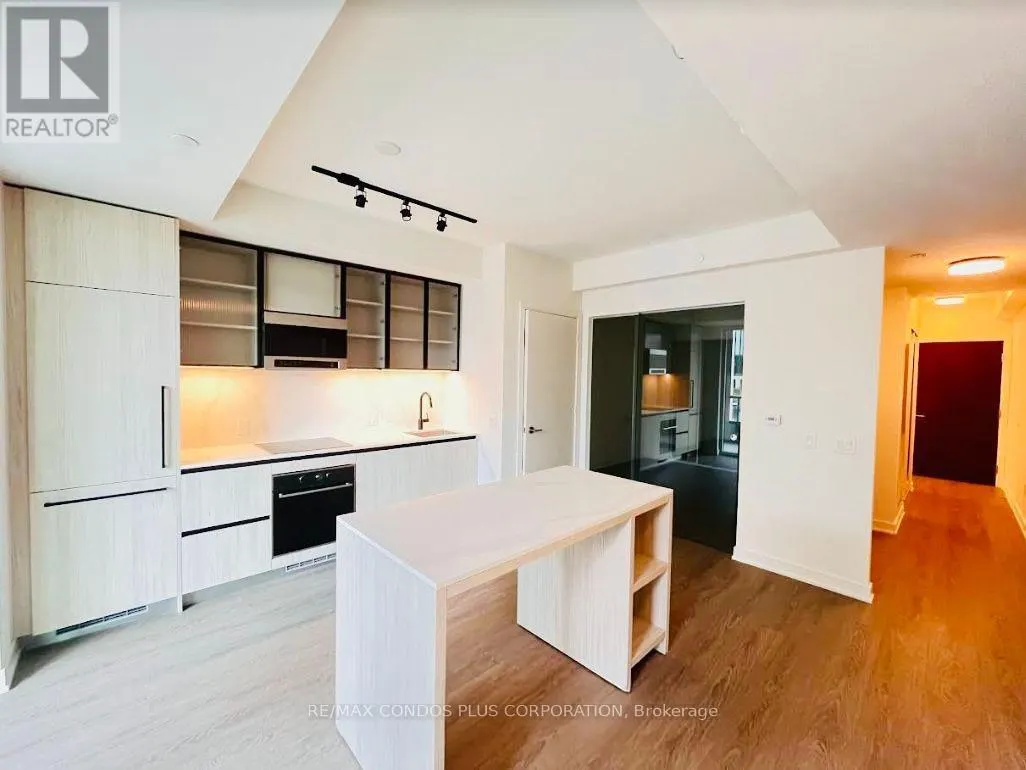 304 - 425 FRONT STREET E