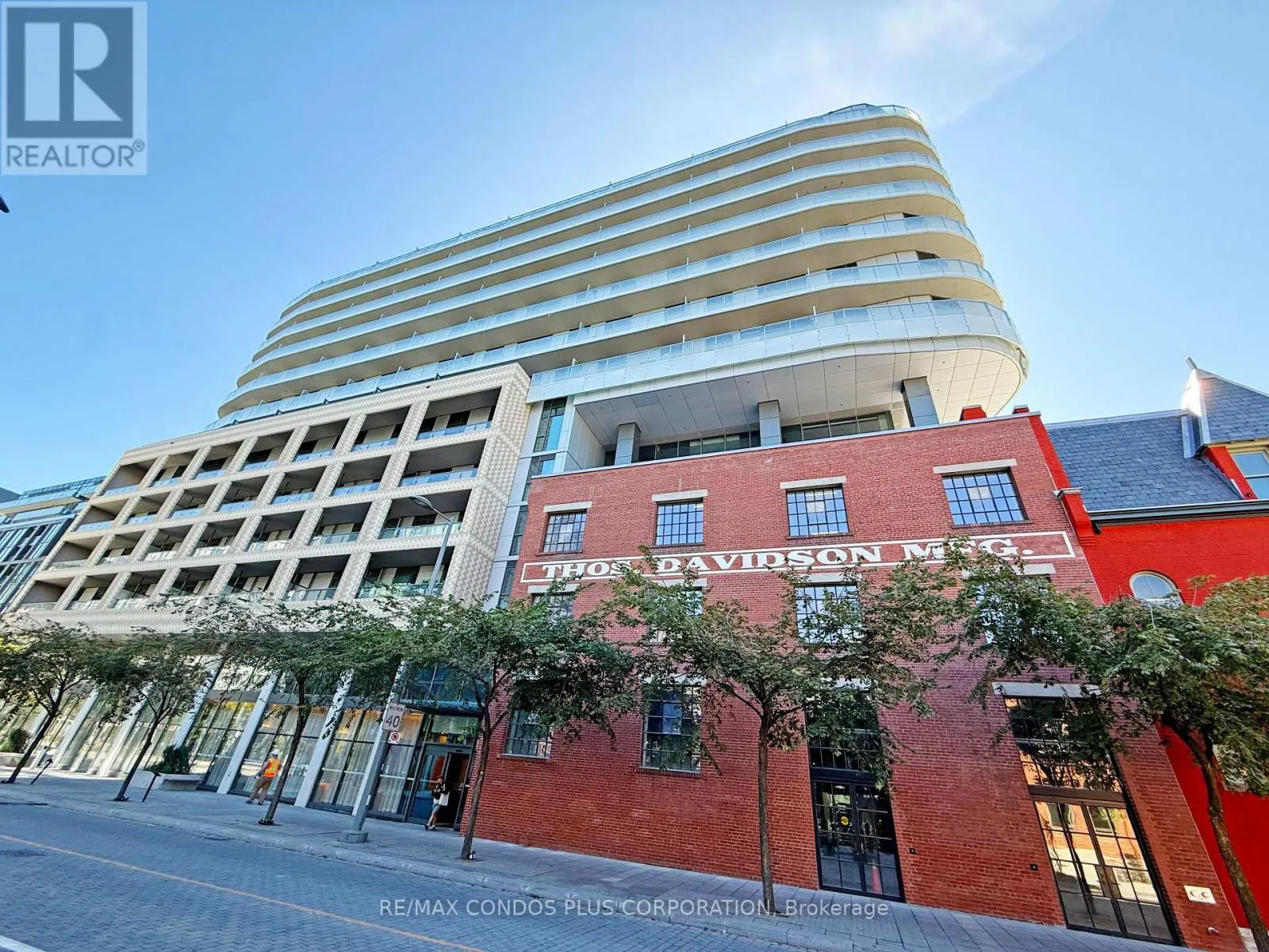 304 - 425 FRONT STREET E