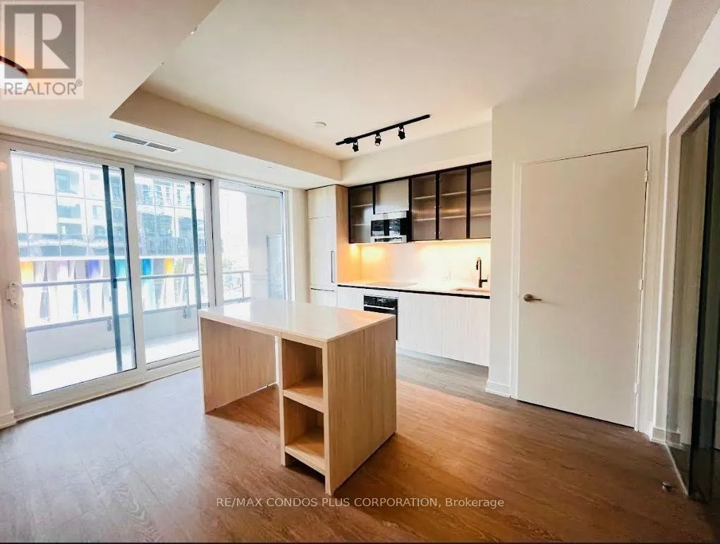 304 - 425 FRONT STREET E