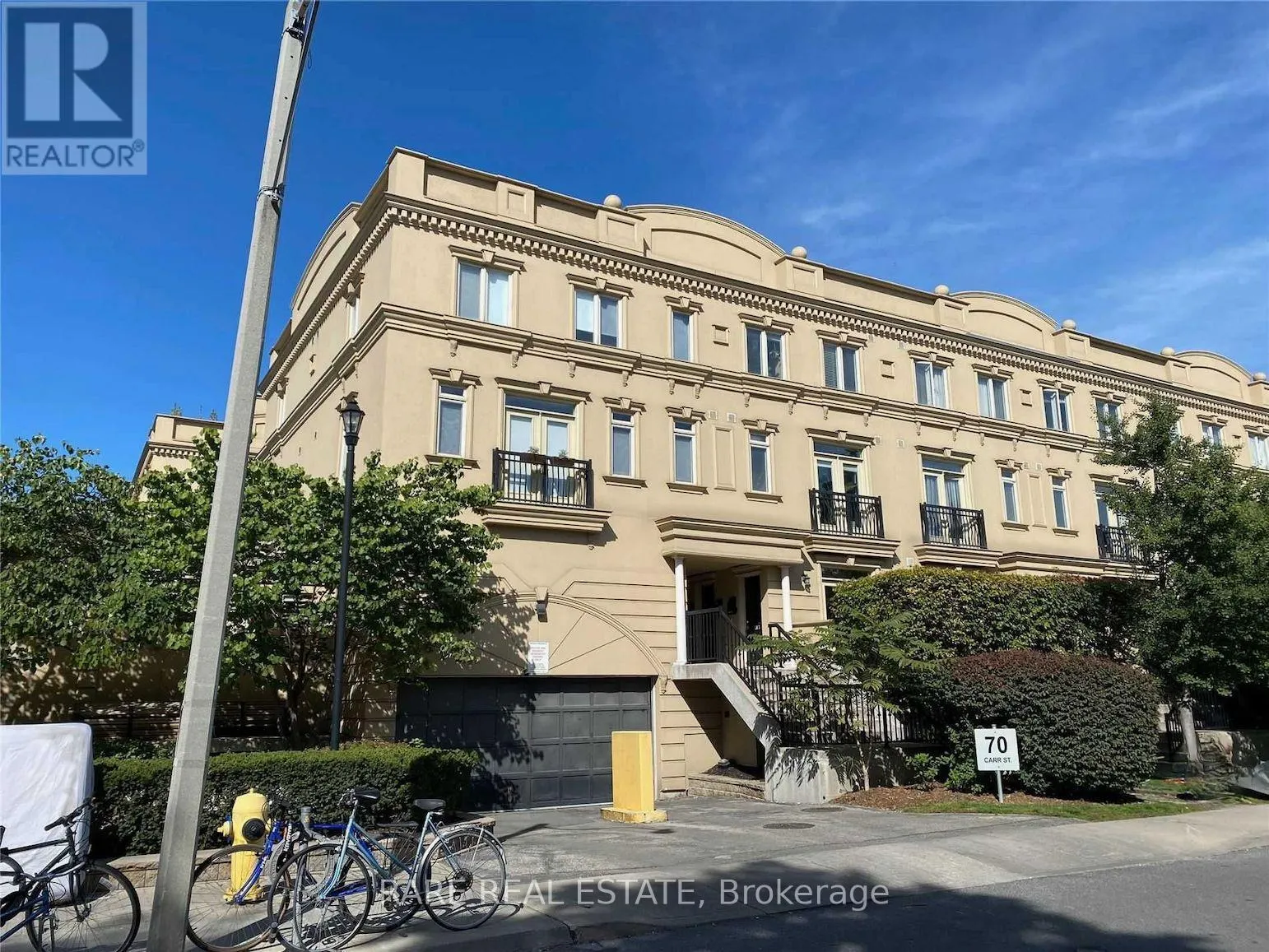 TH05 - 70 CARR STREET