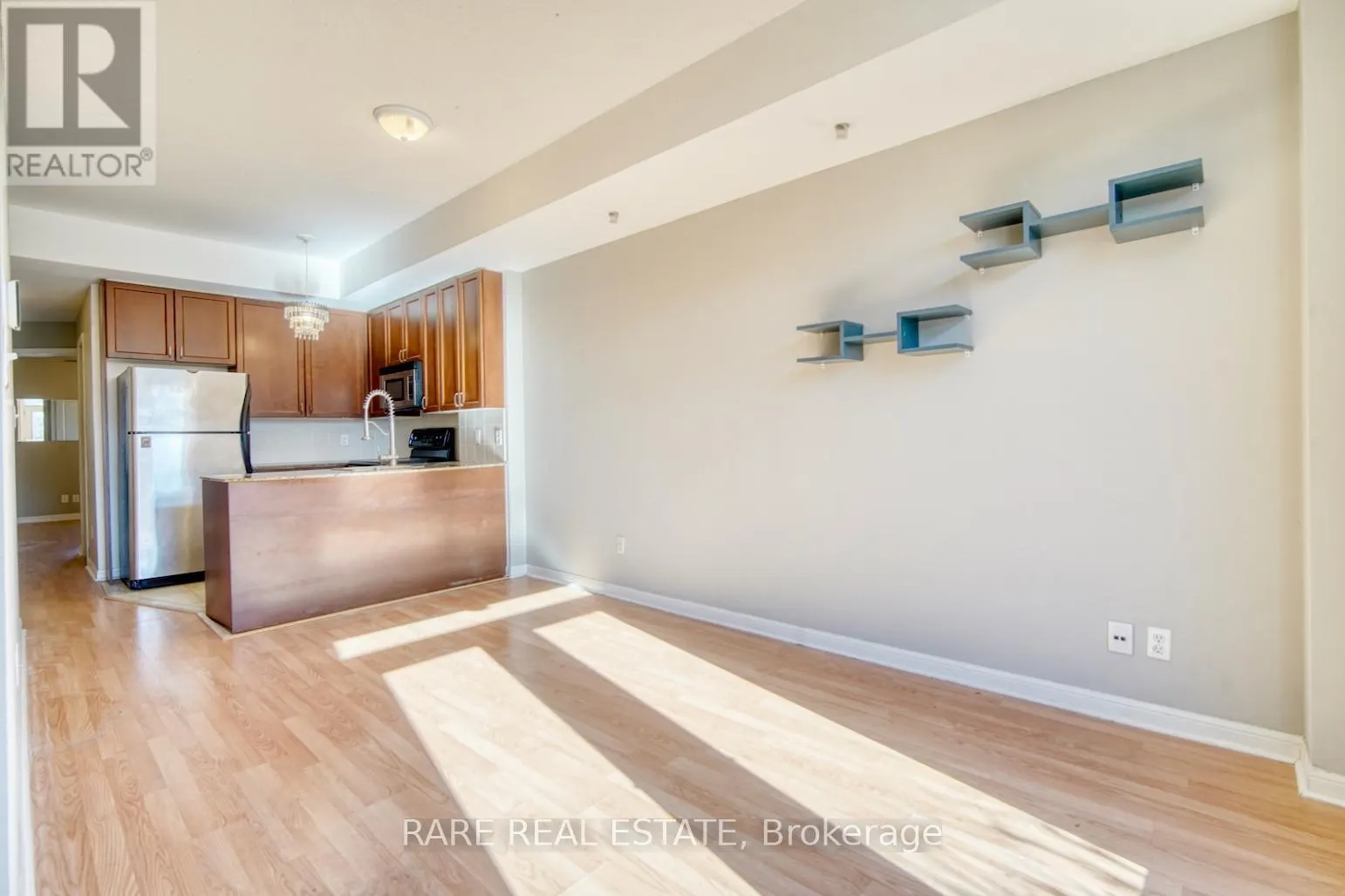 TH05 - 70 CARR STREET