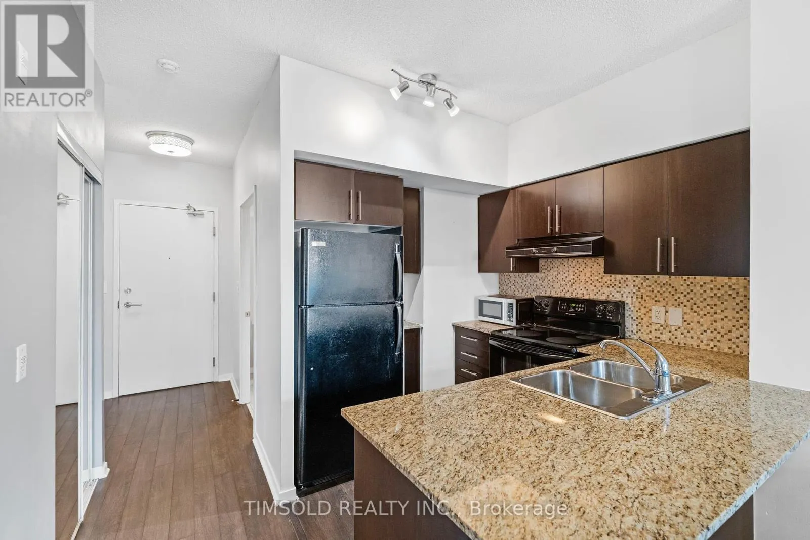 102 - 120 DALLIMORE CIRCLE