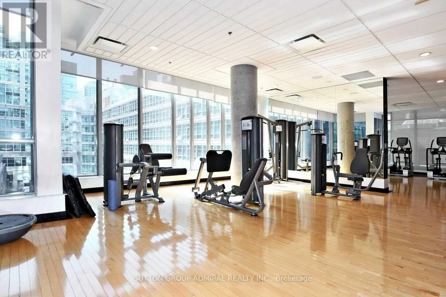 1004 - 375 KING STREET W