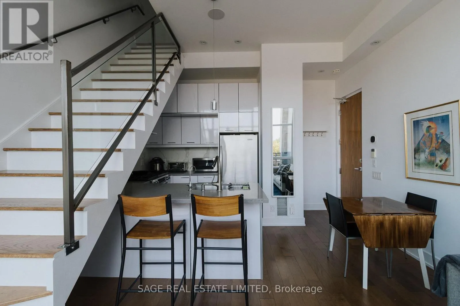 202 - 483 DUPONT STREET NW
