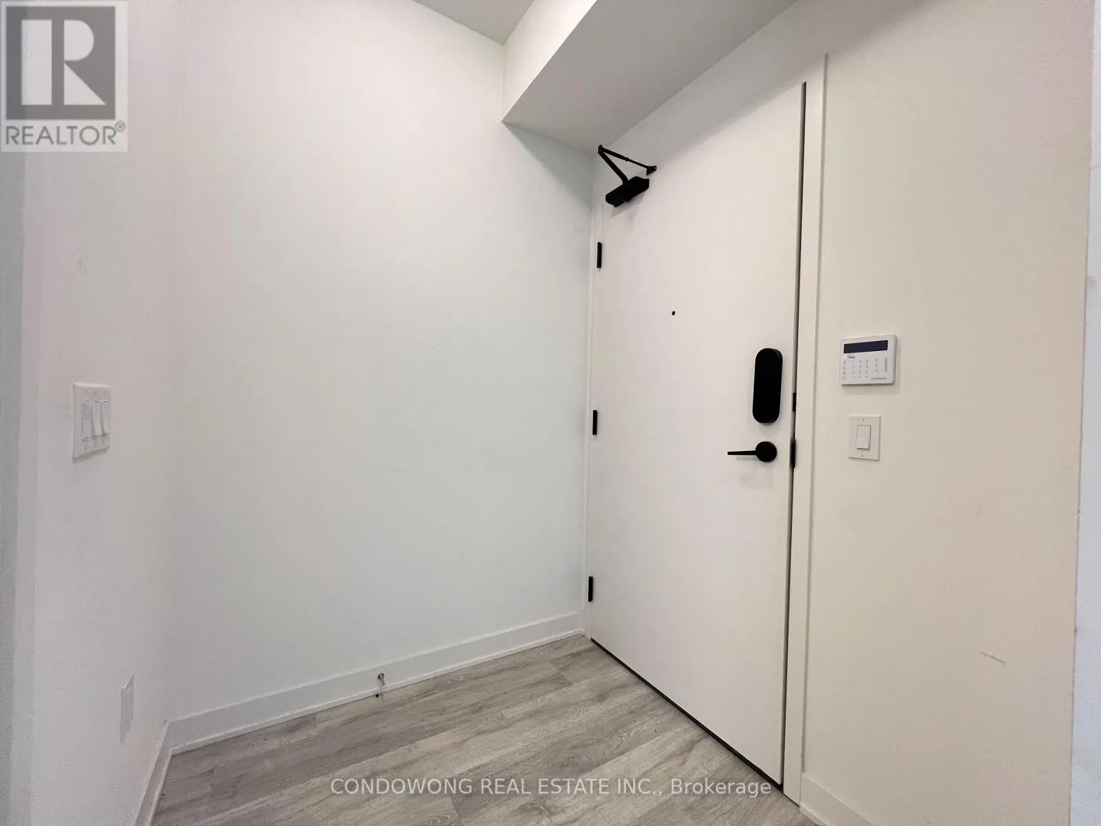 4204 - 100 DALHOUSIE STREET