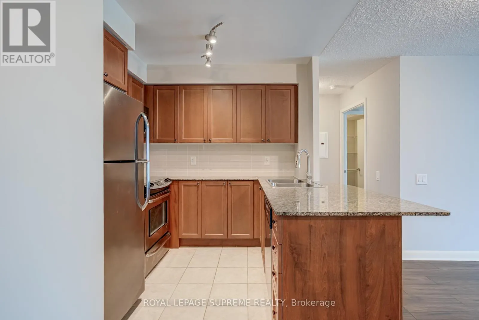 533 - 525 WILSON AVENUE