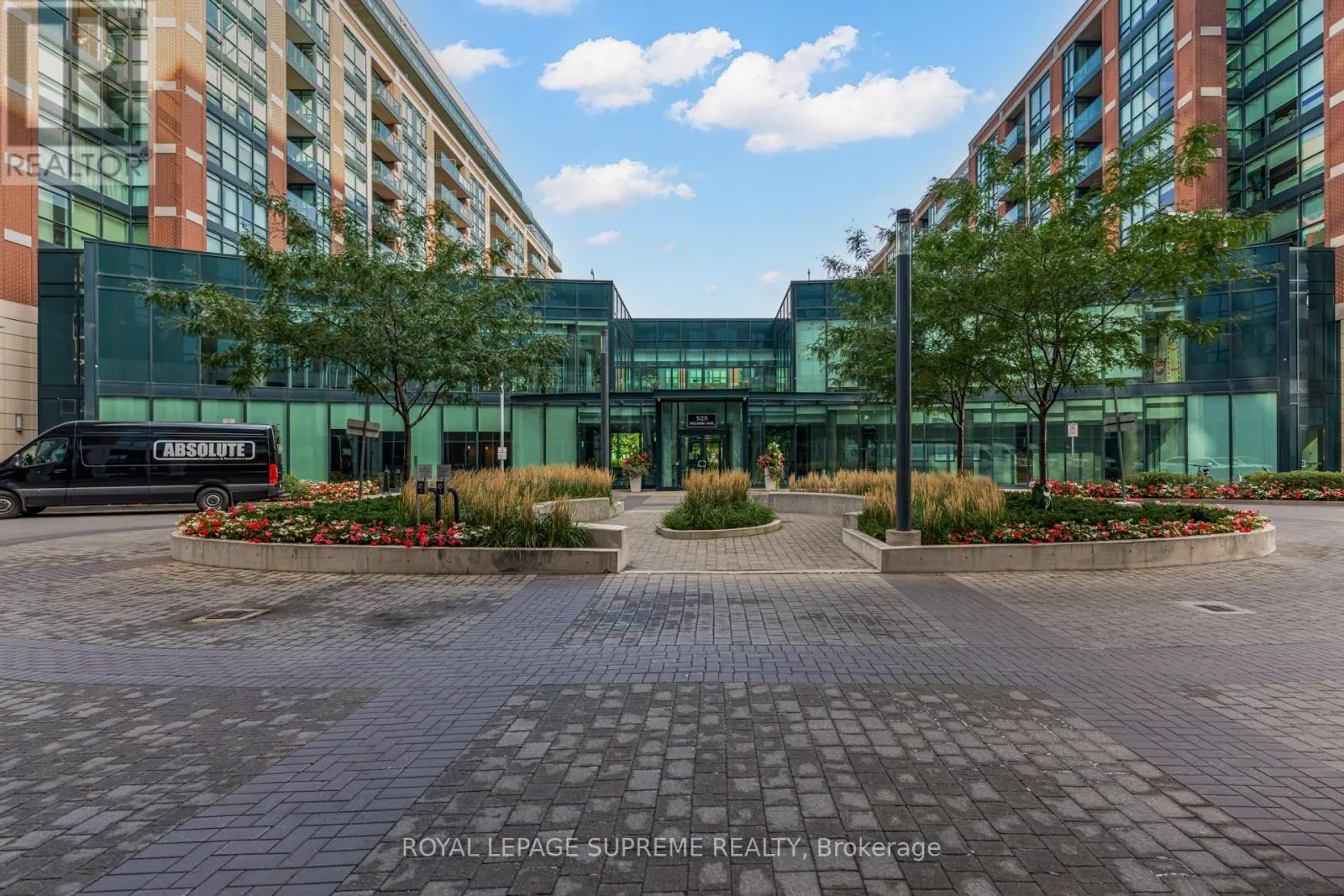 533 - 525 WILSON AVENUE