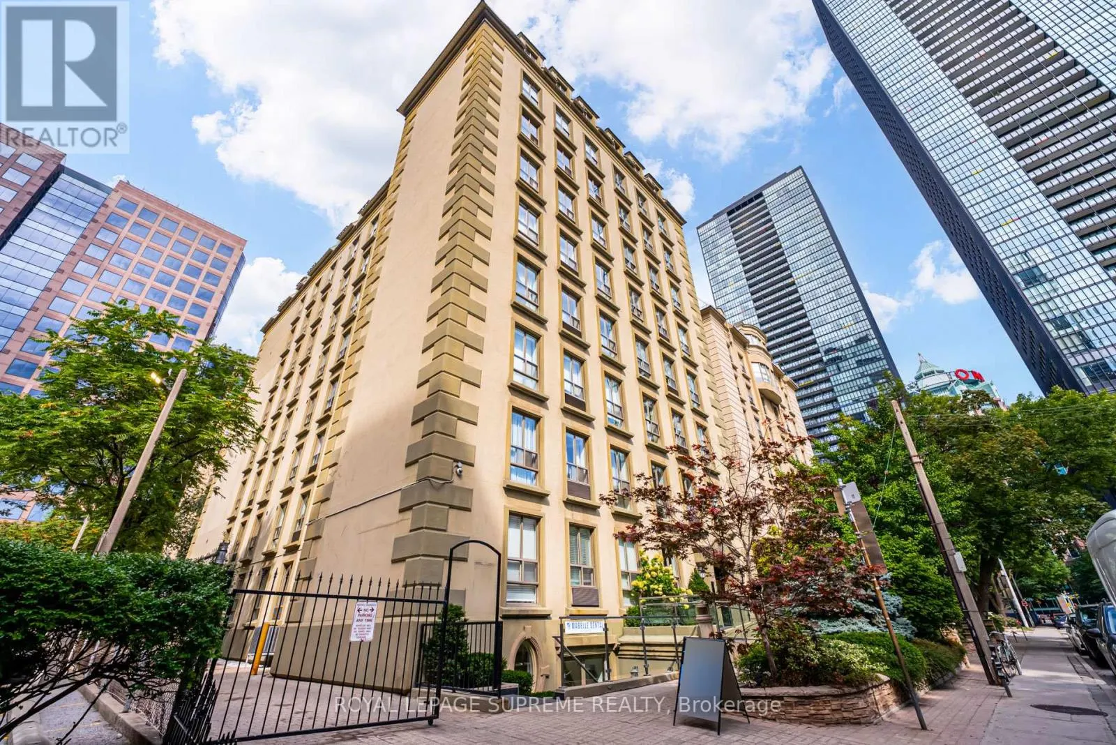 607 - 80 CHARLES STREET E