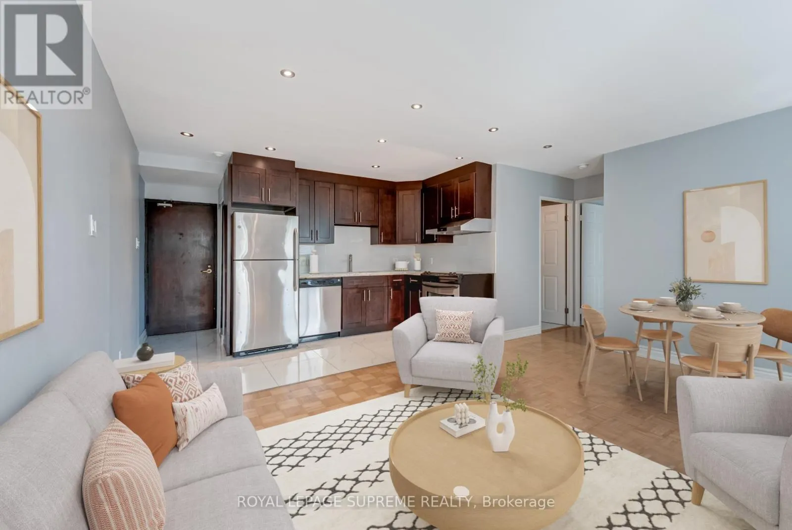 607 - 80 CHARLES STREET E
