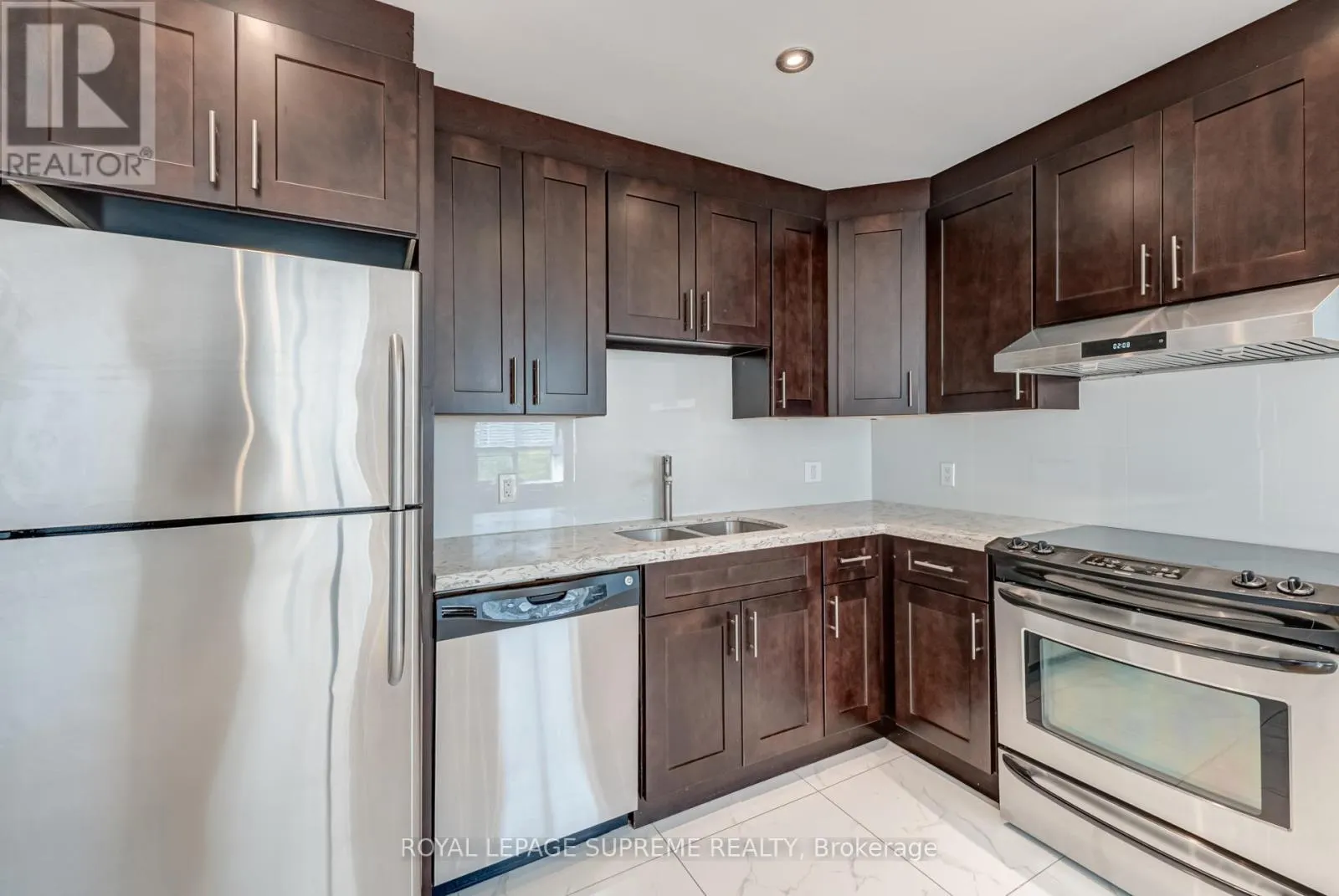 607 - 80 CHARLES STREET E