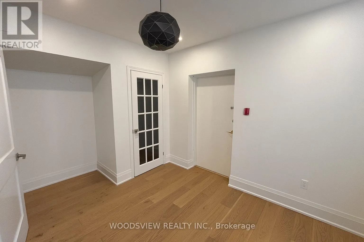 2 - 135 EARL PLACE