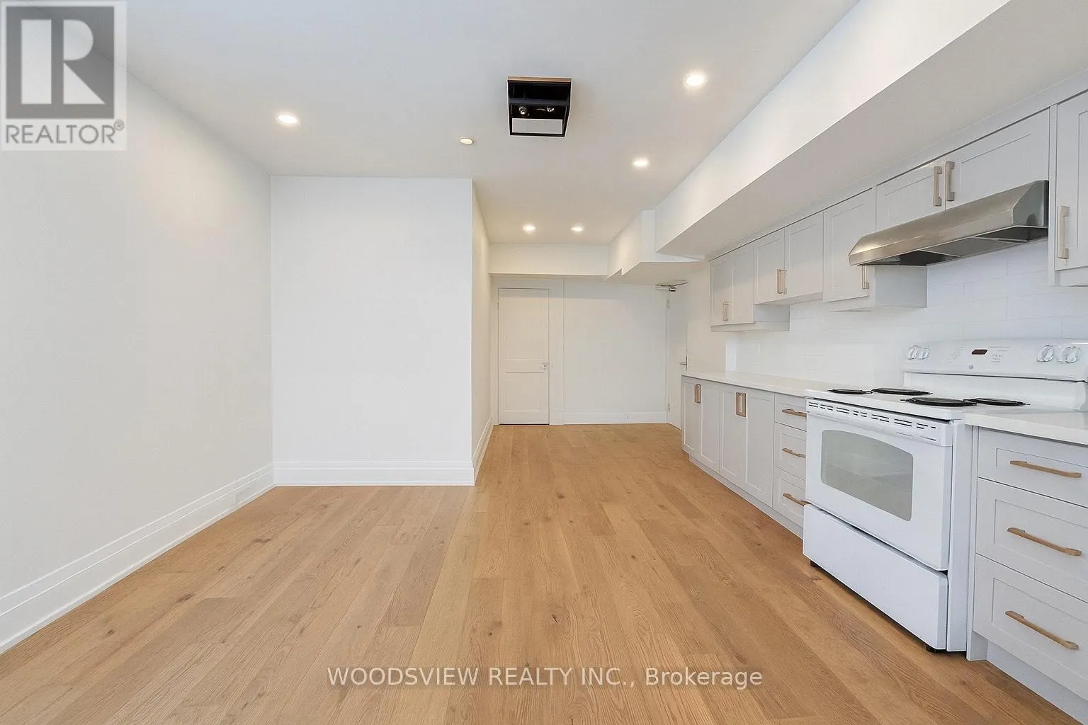 2 - 135 EARL PLACE