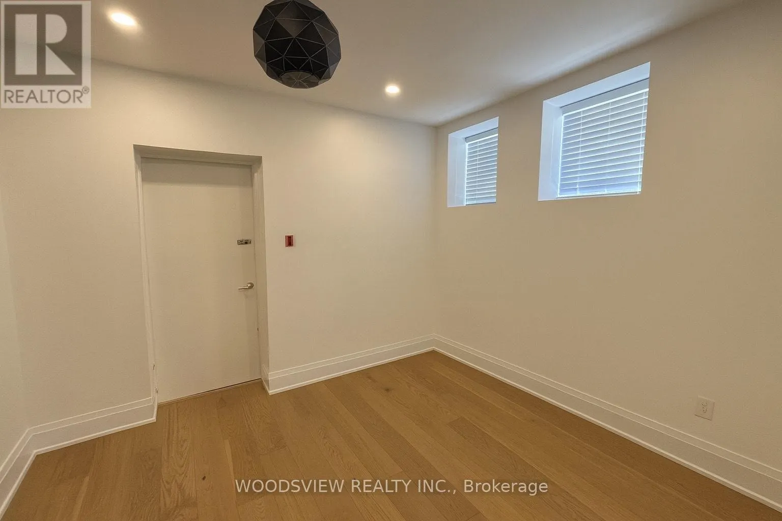 2 - 135 EARL PLACE