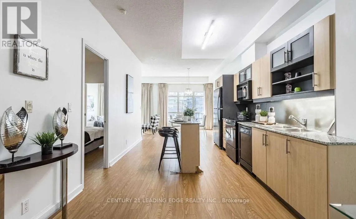 203 - 350 WELLINGTON STREET W