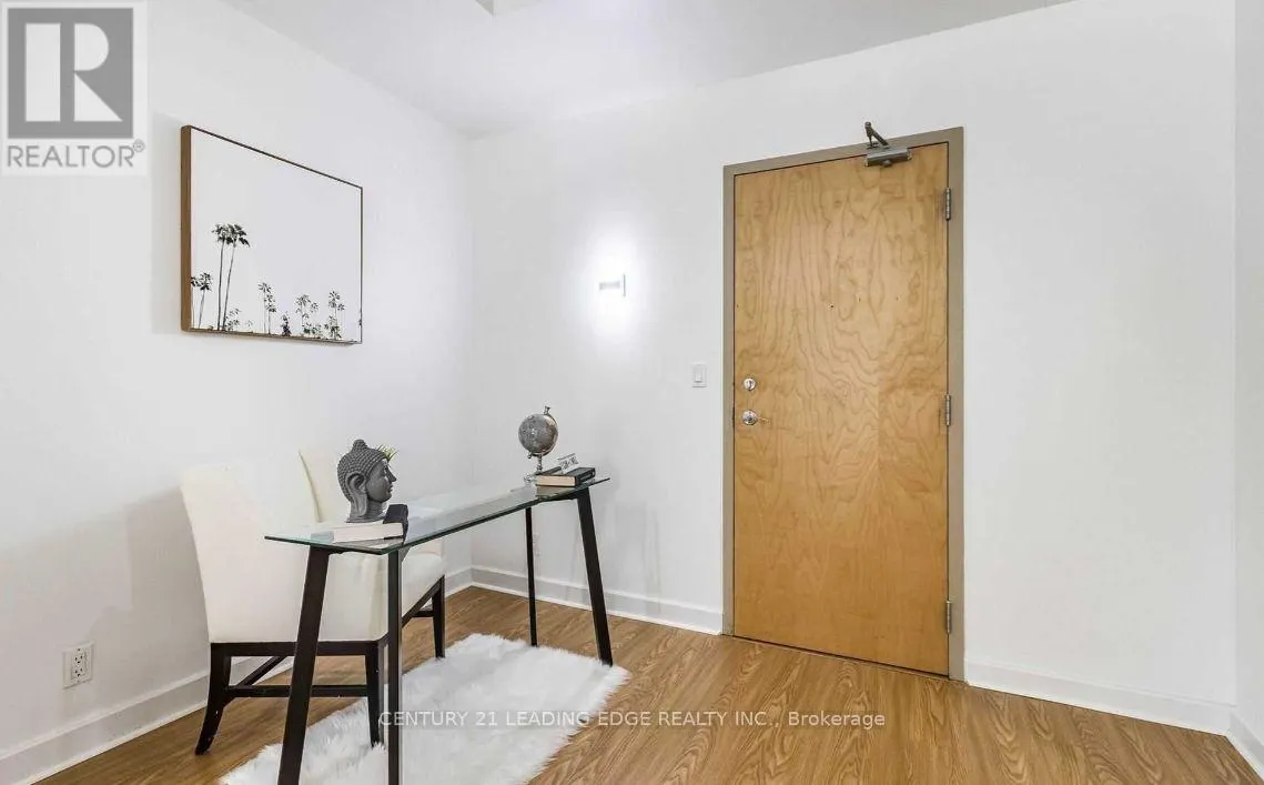 203 - 350 WELLINGTON STREET W