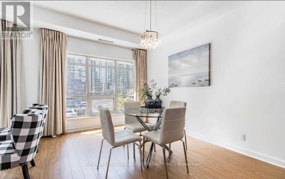203 - 350 WELLINGTON STREET W