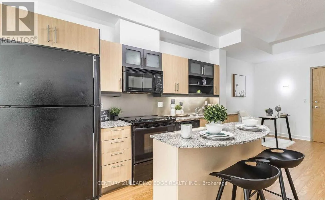 203 - 350 WELLINGTON STREET W